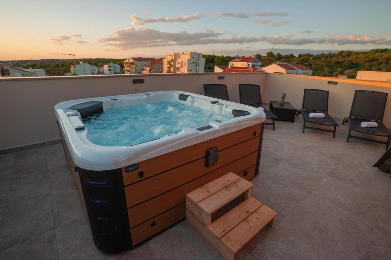 Apartments Luana With Private Jacuzzi Задар Екстер'єр фото