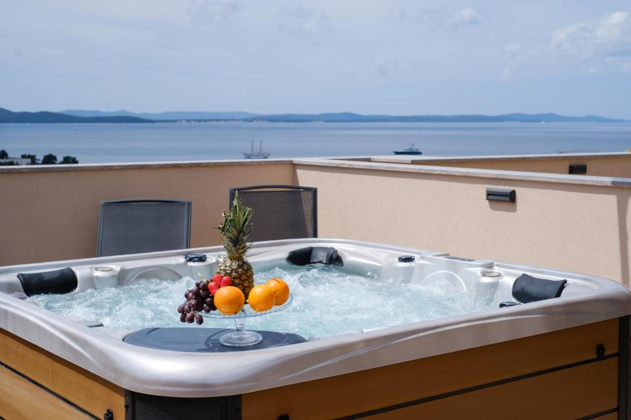 Apartments Luana With Private Jacuzzi Задар Екстер'єр фото