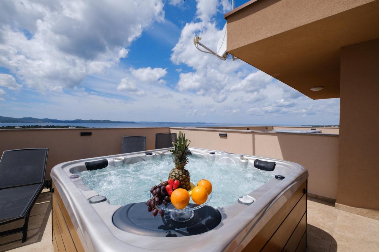 Apartments Luana With Private Jacuzzi Задар Екстер'єр фото